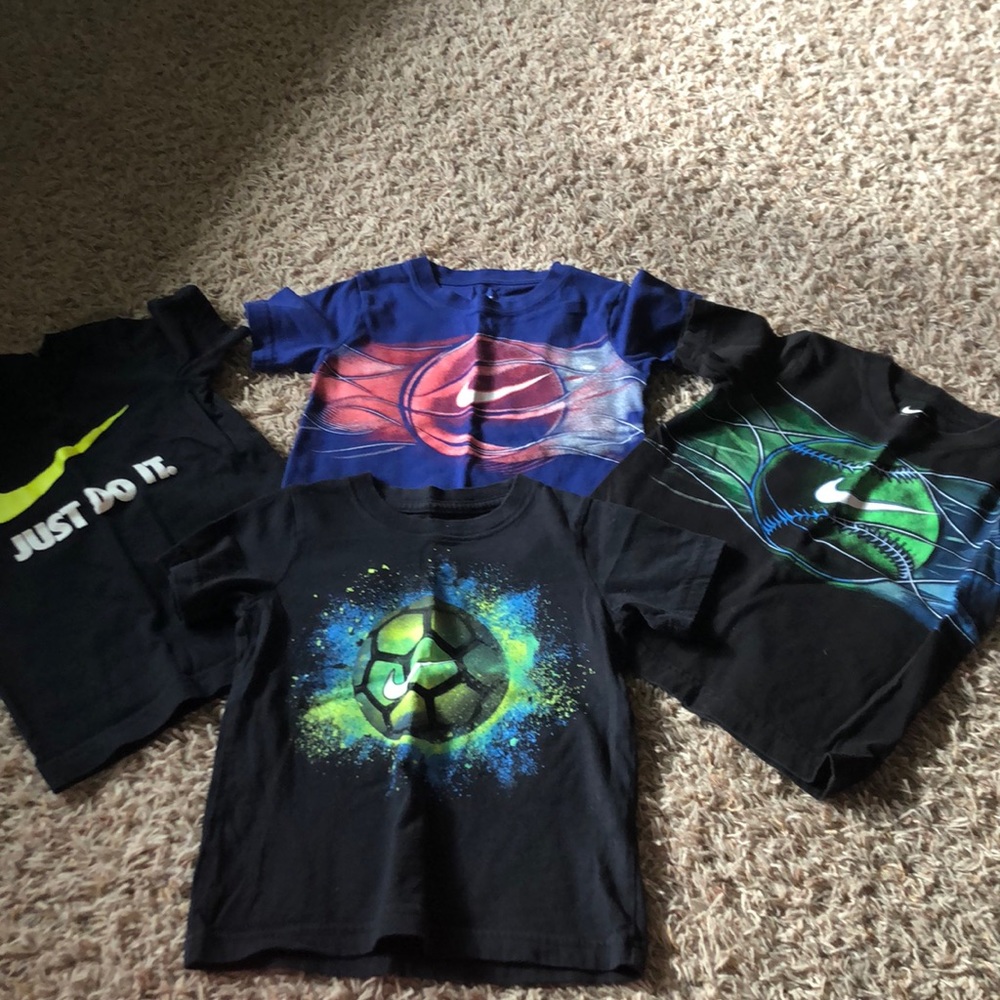 Lot of Nike t-shirts size 4